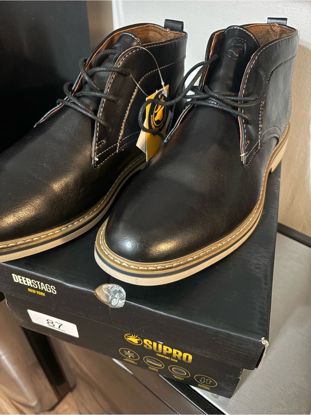 NWT Deer Stags Black Leather Chukka Boots 9W